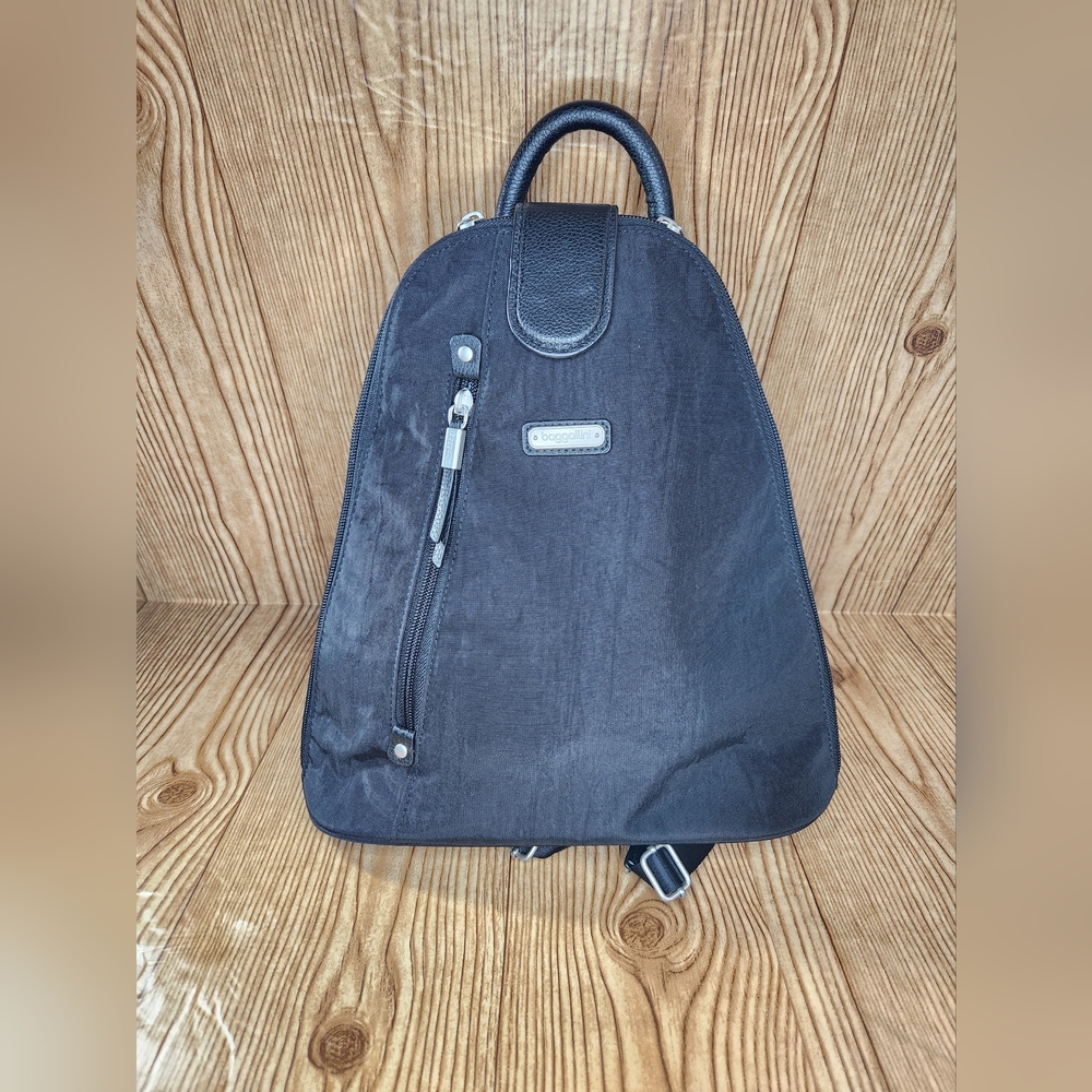 Baggallini Metro Backpack Sling‎ Purse